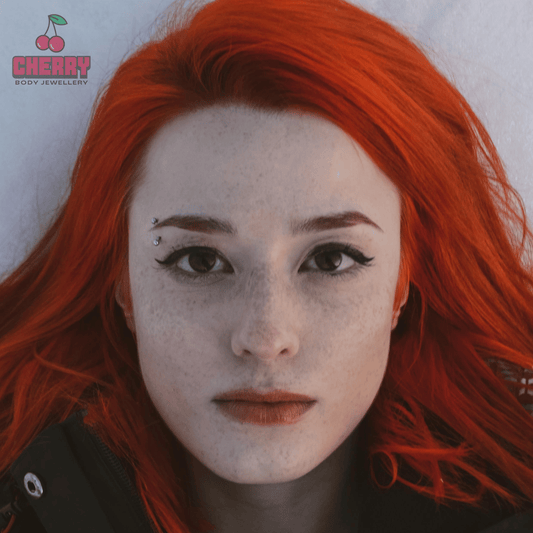 Silver Steel Curved Barbell with Ball 18g-12g