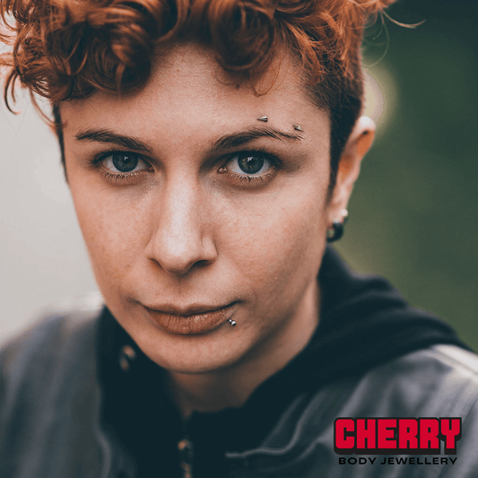 Steel Curved Barbell with Spike 16g