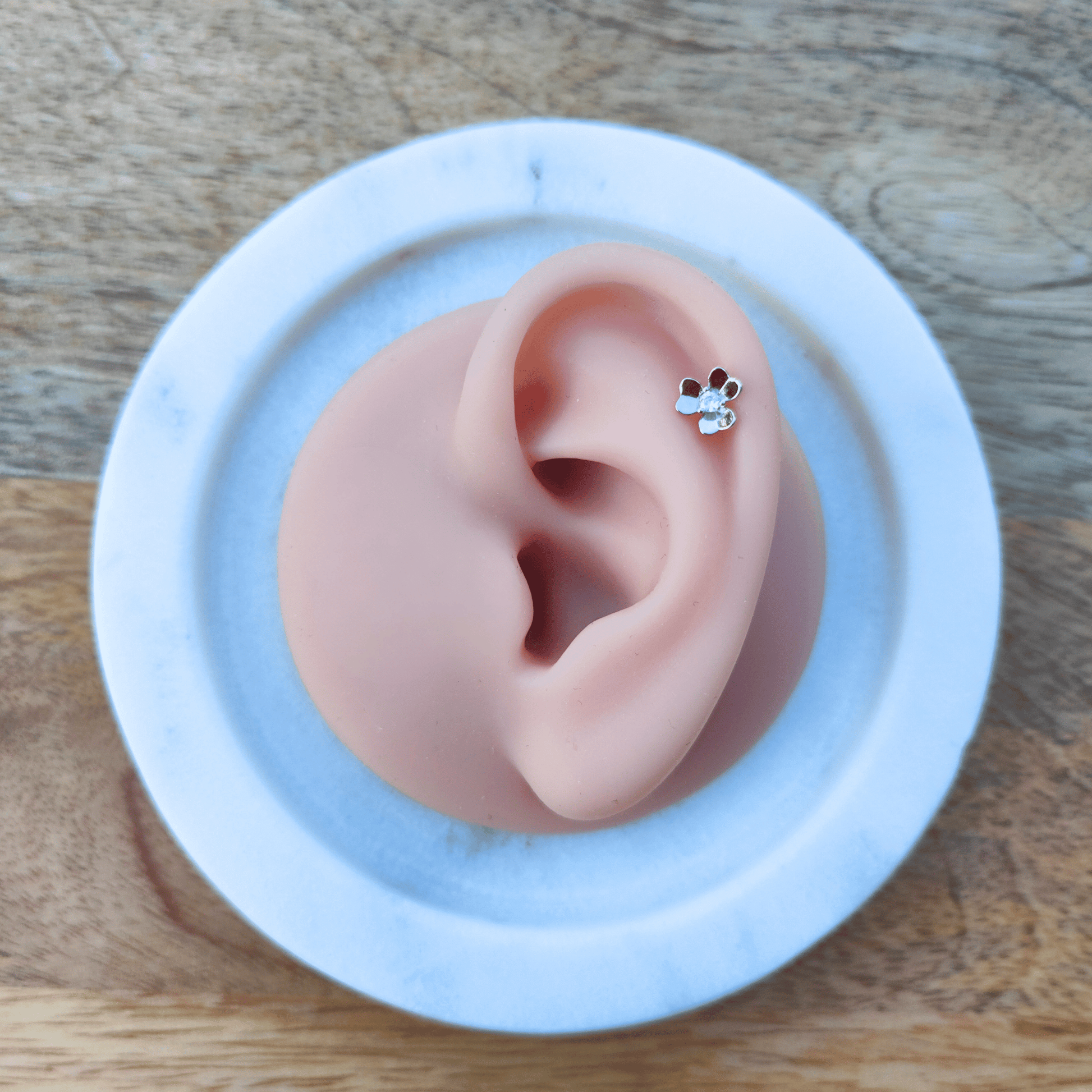 Silver Flower Flat Back Stud model 1
